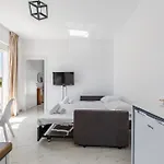 Apartment With Ac And Balcony By Pikhost Golem (Tirana)