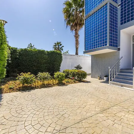 With Ac And Balcony By Pikhost アパート