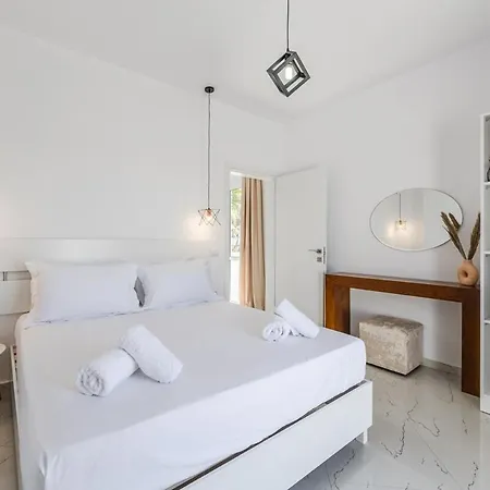 With Ac And Balcony By Pikhost アパート ゴーレム